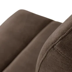 Chaise Bowie A Chicago Truffle