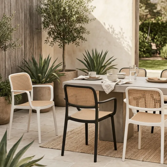 Chaise empilable Milan noir